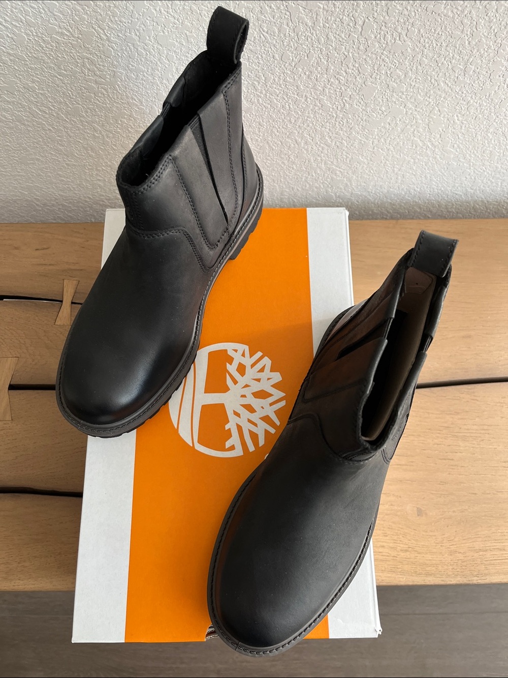 Timberland premium mid Chelsea boot - black full grain. NWT 8.5M Womens’s